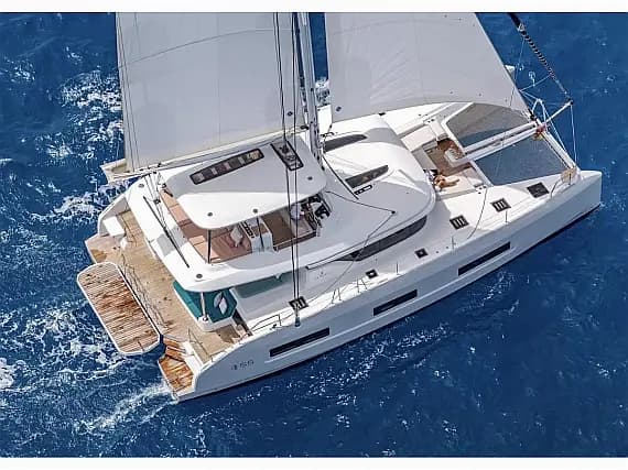 Lagoon 55 in Sardinia / Portisco / Cala dei Sardi - image 1