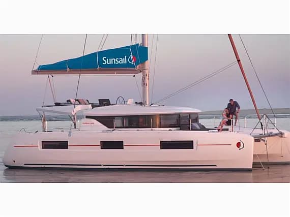 Lagoon 46 in Marina Agana - image 1
